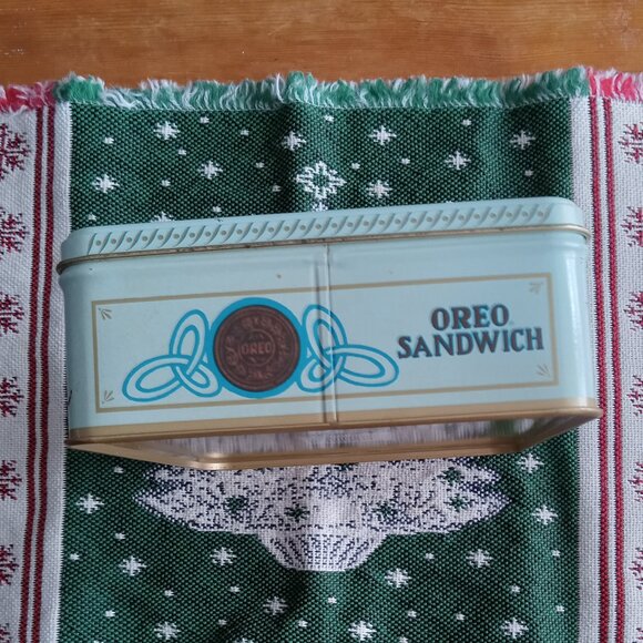 BUY ONE,GET ONE FREE TIN- Oreo Sandwich National Biscuit Company advertising tin - Picture 2 of 4